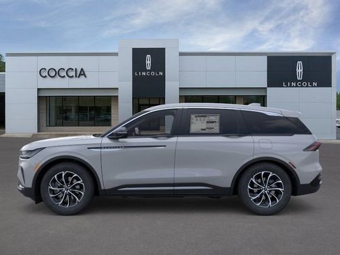 New 2026 Lincoln Nautilus Premier AWD/4WD image 3