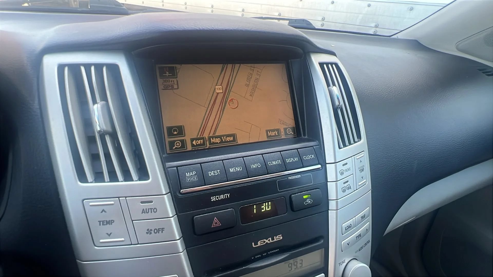 Used 2006 Lexus RX 330 FWD image 12