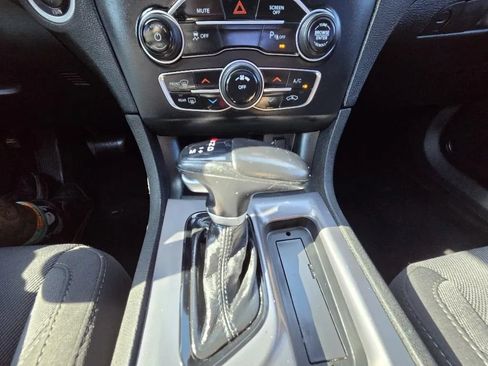 Used 2019 Dodge Charger SXT w/ Blacktop Package RWD image 31