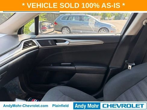 Used 2017 Ford Fusion SE FWD image 29