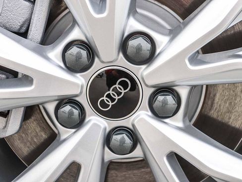 New 2025 Audi Q3 2.0T Premium image 13