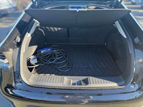 Certified 2025 Toyota Prius Plug-In Hybrid image 11