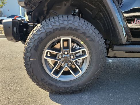 New 2026 Jeep Gladiator Mojave AWD/4WD image 10