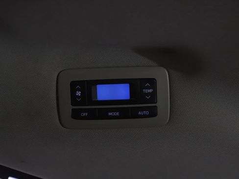 Used 2017 Toyota Sienna LE image 17