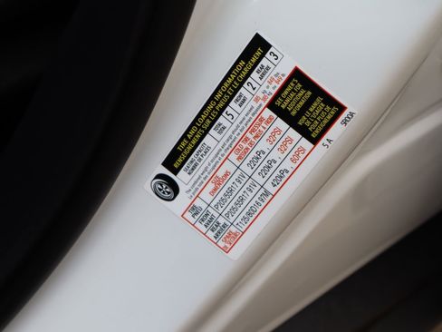 Used 2023 Nissan Kicks SR FWD image 28