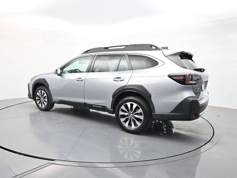 Used 2024 Subaru Outback Limited AWD/4WD image 5