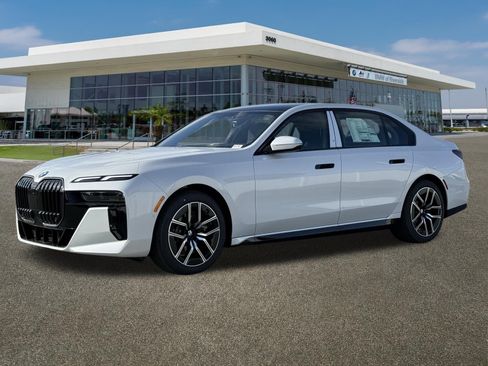 New 2026 BMW 740i xDrive AWD/4WD image 5