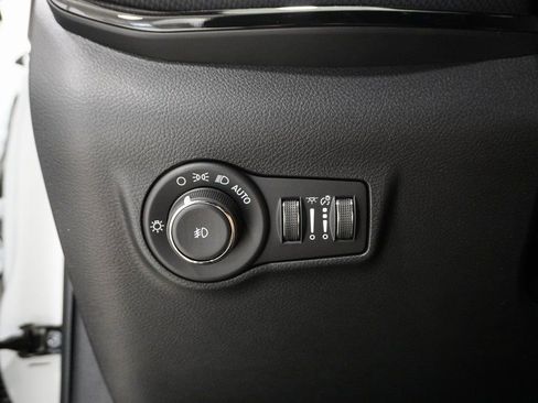 New 2026 Jeep Compass Limited image 17