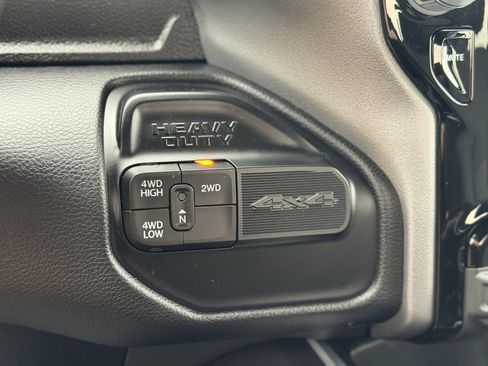 Used 2024 RAM 2500 Big Horn w/ Sport Appearance Package image 19