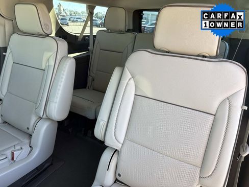 Used 2021 GMC Yukon XL Denali image 16