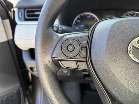 Certified 2022 Toyota RAV4 XLE w/ Convenience Package image 10