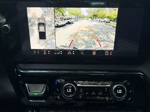 Used 2025 GMC Sierra 2500 AT4 w/ AT4 Premium Plus Package AWD/4WD image 20
