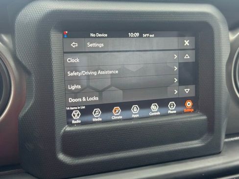 Used 2023 Jeep Gladiator Sport image 39