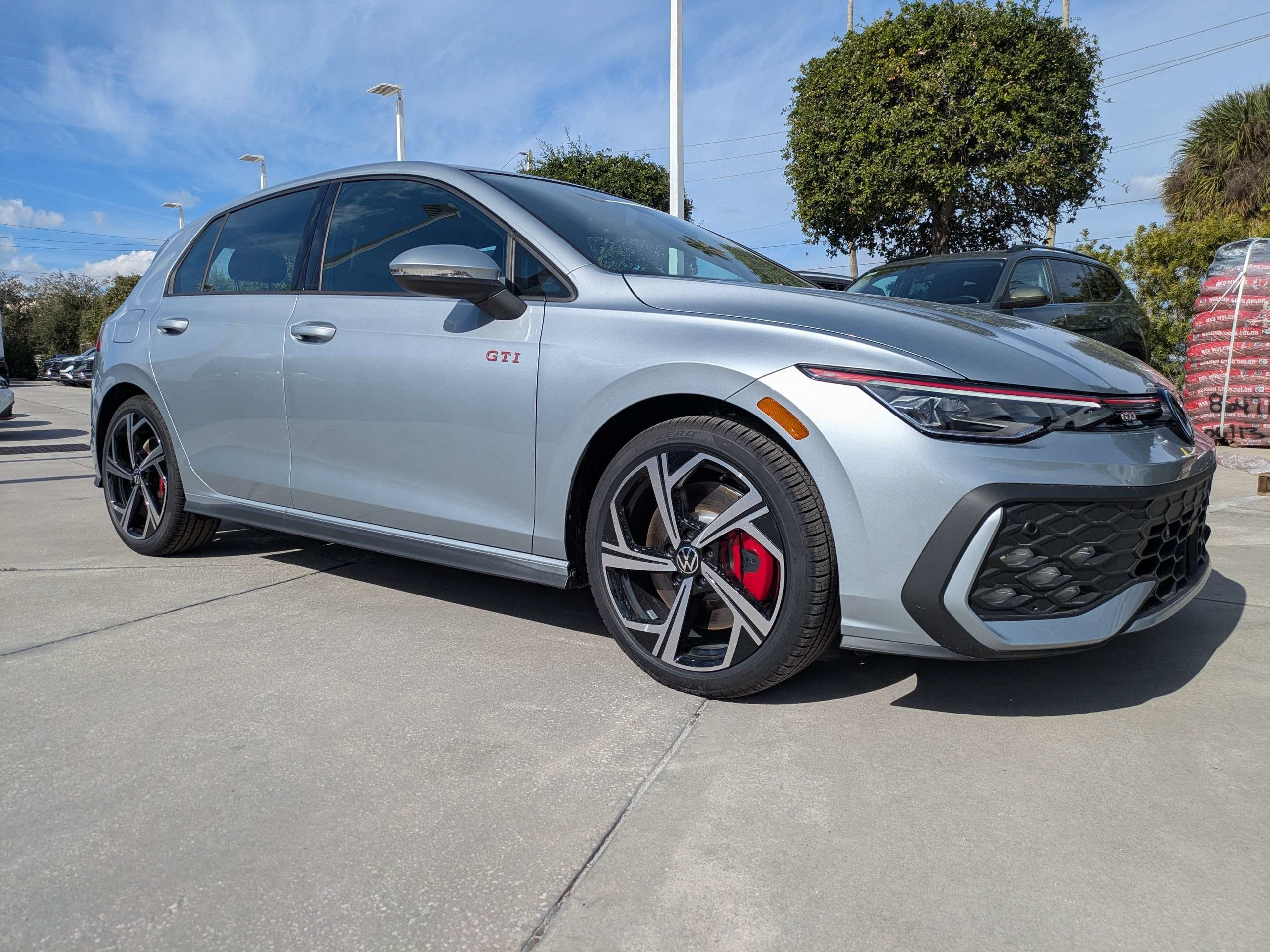 New 2026 Volkswagen GTI SE FWD image 2