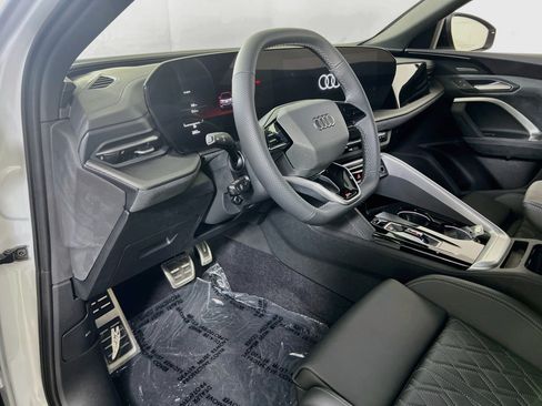 Used 2025 Audi SQ5 Premium Plus AWD/4WD image 9