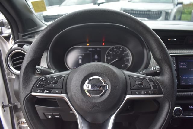 Used 2018 Nissan Kicks SV FWD image 28