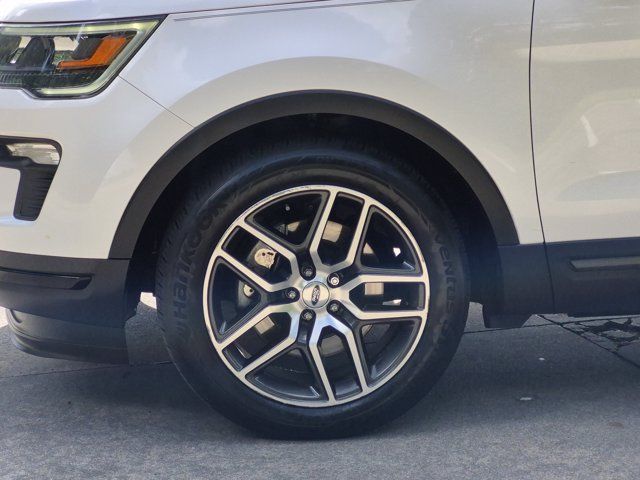 Used 2018 Ford Explorer Sport w/ Equipment Group 401A AWD/4WD image 28