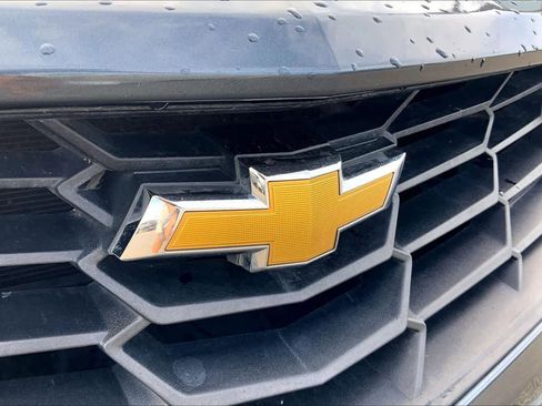Used 2022 Chevrolet Camaro LT RWD image 9