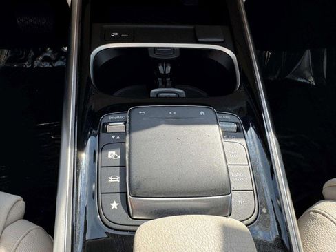 Used 2023 Mercedes-Benz GLA 250 w/ Premium Package image 31
