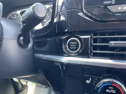 Used 2022 Nissan Pathfinder SV FWD image 24
