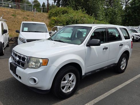 Used 2012 Ford Escape XLS AWD/4WD image 3