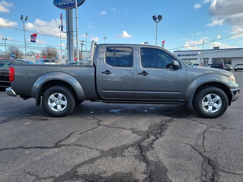 Used 2009 Nissan Frontier SE w/ SE Value Truck Pkg AWD/4WD image 7