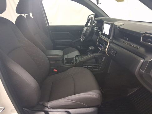 Used 2025 Toyota Tacoma SR image 17