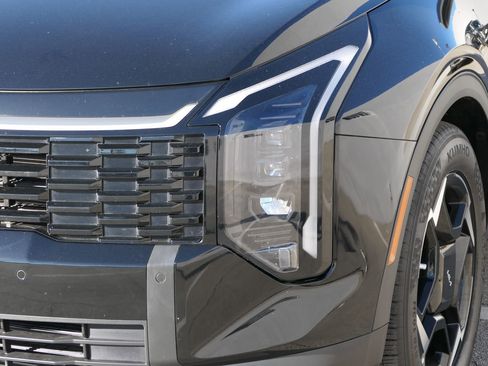 Certified 2026 Kia Sportage EX w/ EX Panorama Roof Package image 10