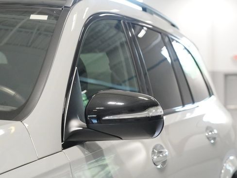 Used 2025 Mercedes-Benz GLS 450 4MATIC image 7