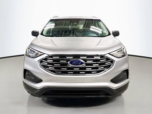 Used 2020 Ford Edge SE FWD image 2