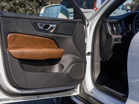 Certified 2024 Volvo V60 B5 Cross Country Ultimate image 37