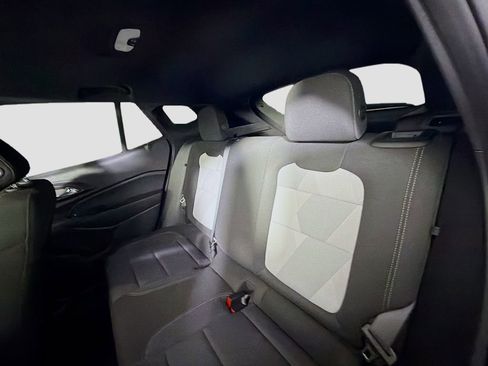 Used 2025 Chevrolet Trax RS w/ Sunroof Package image 24