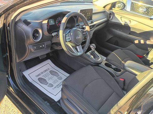 Used 2021 Kia Forte LXS image 9