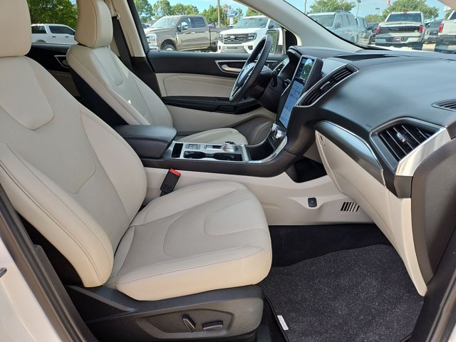 Used 2022 Ford Edge Titanium w/ Equipment Group 301A AWD/4WD image 22