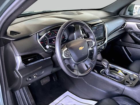 Used 2022 Chevrolet Traverse LT FWD image 17