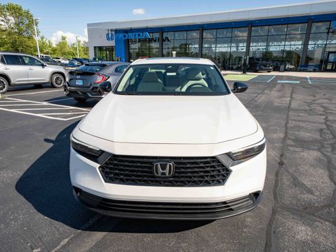 New 2026 Honda Accord SE image 2