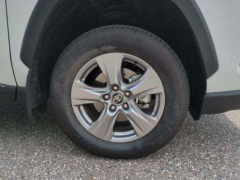 Used 2025 Toyota RAV4 XLE w/ Convenience Package FWD image 11