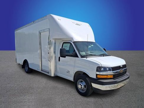 New 2026 Chevrolet Express 4500 w/ Power Convenience Package RWD image 2