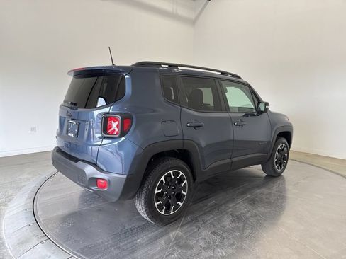 Used 2023 Jeep Renegade Latitude w/ Sun/Sound Group AWD/4WD image 7