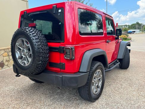 Used 2014 Jeep Wrangler Rubicon w/ Power Convenience Group image 4