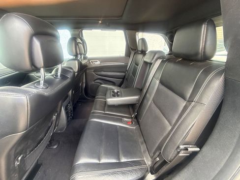 Used 2017 Jeep Grand Cherokee Limited w/ Luxury Group II image 10