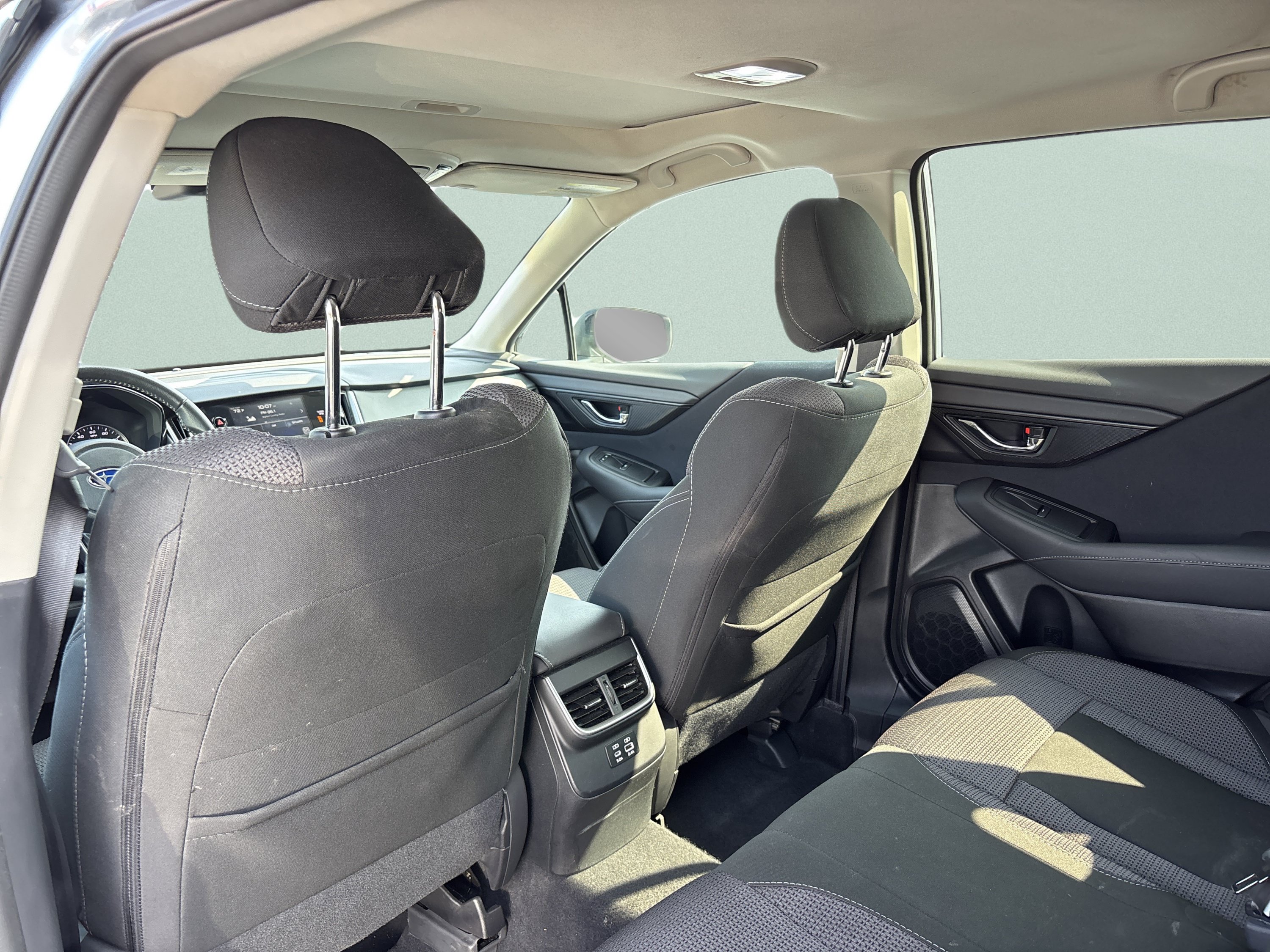 Used 2025 Subaru Outback Premium AWD/4WD image 19