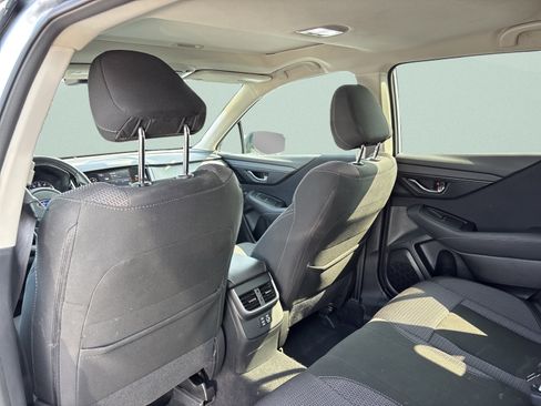 Used 2025 Subaru Outback Premium AWD/4WD image 19