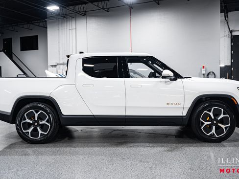 Used 2022 Rivian R1T Adventure image 6