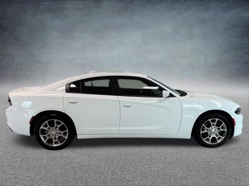 Used 2015 Dodge Charger SXT image 5
