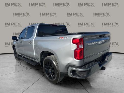 Used 2023 Chevrolet Silverado 1500 Custom image 3