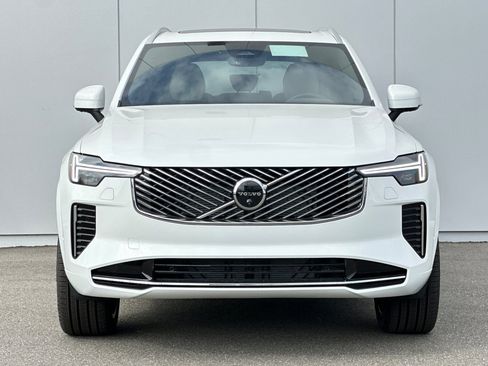 New 2026 Volvo XC90 B6 Plus w/ Protection Package Premier image 8