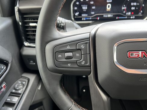 Used 2025 GMC Sierra 1500 AT4 w/ Technology Package AWD/4WD image 26