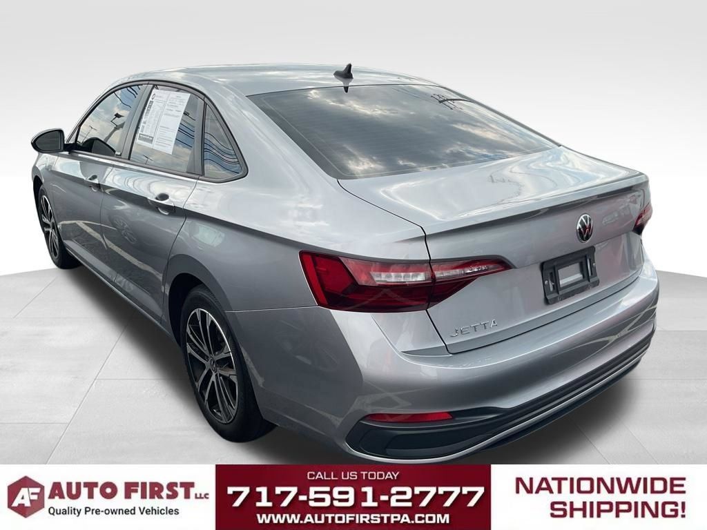 Used 2023 Volkswagen Jetta Sport FWD image 4