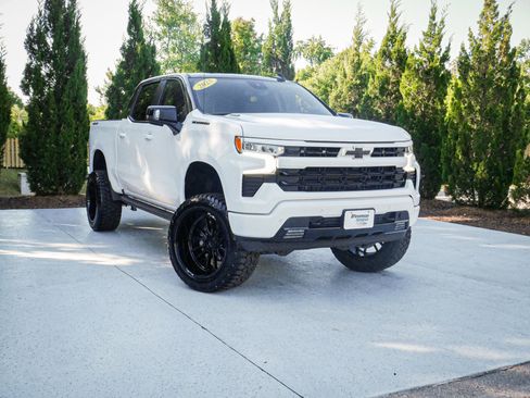Used 2025 Chevrolet Silverado 1500 RST w/ Convenience Package II AWD/4WD image 2